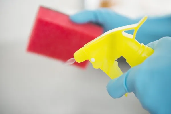 Schoenen wassen in de wasmachine: wat zijn de do’s en don’ts?
